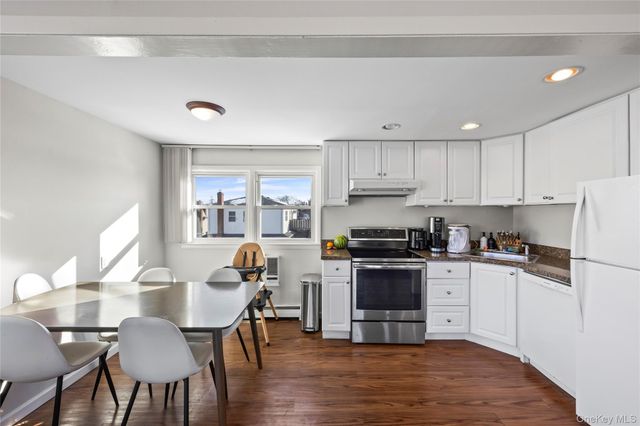 272 N Delaware Avenue, Massapequa, NY 11758