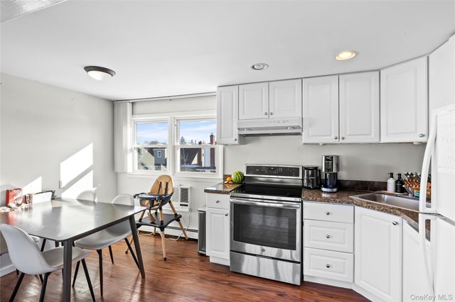 272 N Delaware Avenue, Massapequa, NY 11758