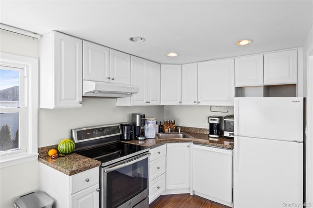 272 N Delaware Avenue, Massapequa, NY 11758