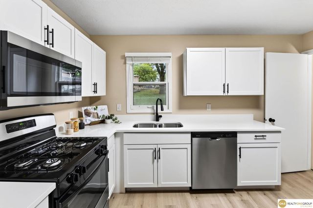 7520 Terry Drive, La Vista, NE 68128