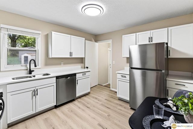 7520 Terry Drive, La Vista, NE 68128
