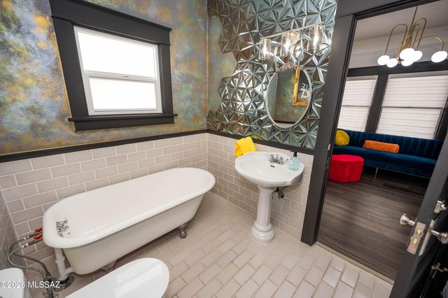 379 W Noon Street, Nogales, AZ 85621