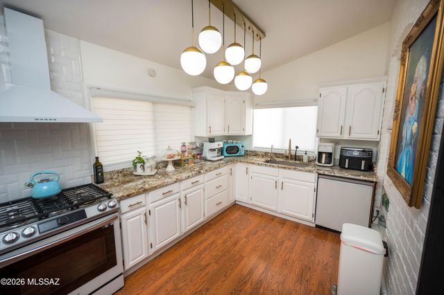 379 W Noon Street, Nogales, AZ 85621