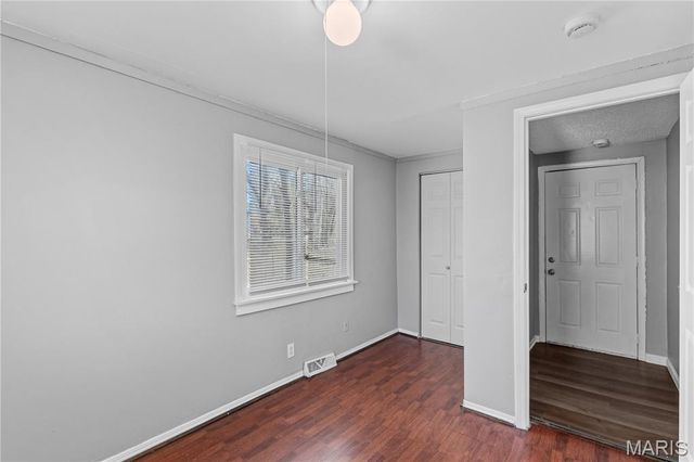 7471 Sharon Drive, St Louis, MO 63136