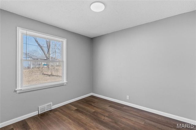 7471 Sharon Drive, St Louis, MO 63136