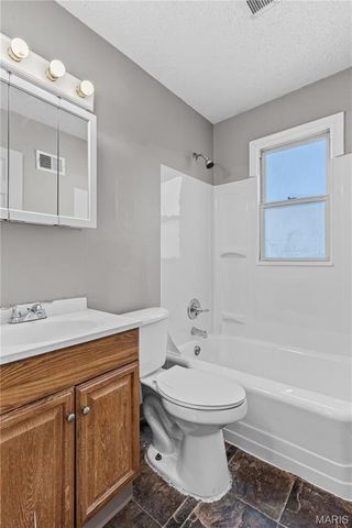 7471 Sharon Drive, St Louis, MO 63136