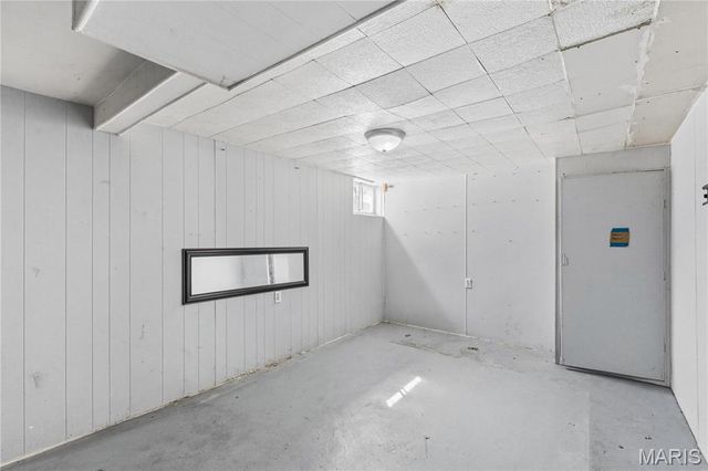 7471 Sharon Drive, St Louis, MO 63136