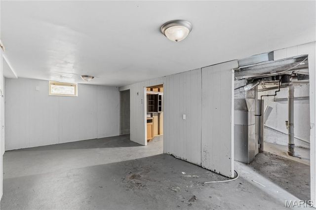 7471 Sharon Drive, St Louis, MO 63136