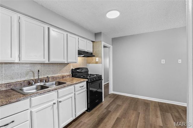 7471 Sharon Drive, St Louis, MO 63136