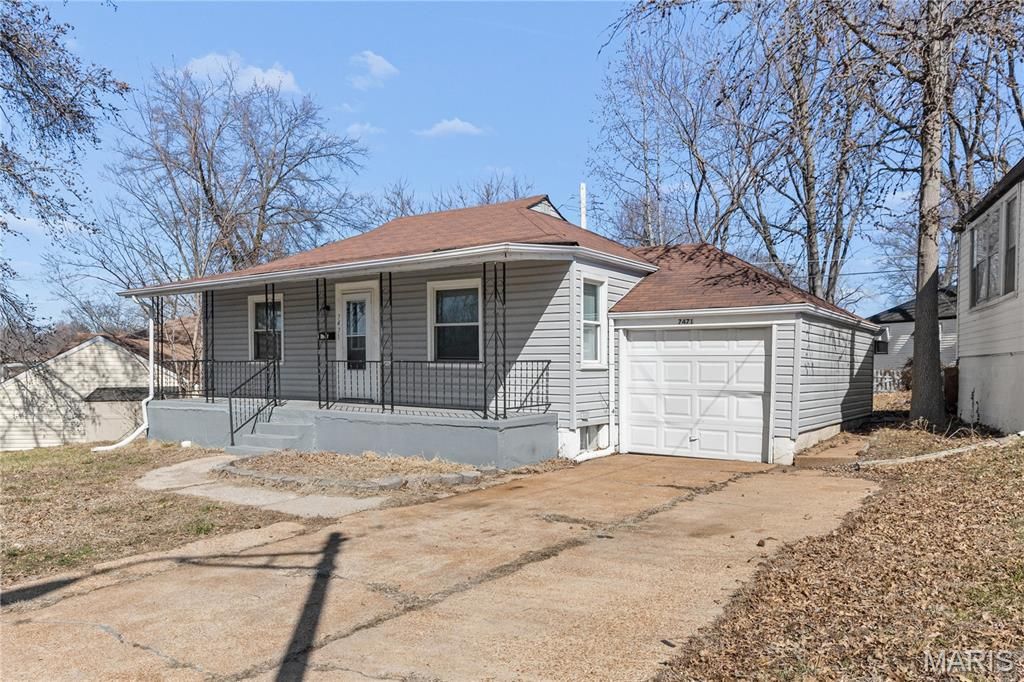 7471 Sharon Drive, St Louis, MO 63136