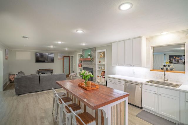 30754 Country Club Ln, Denham Springs, LA 70726