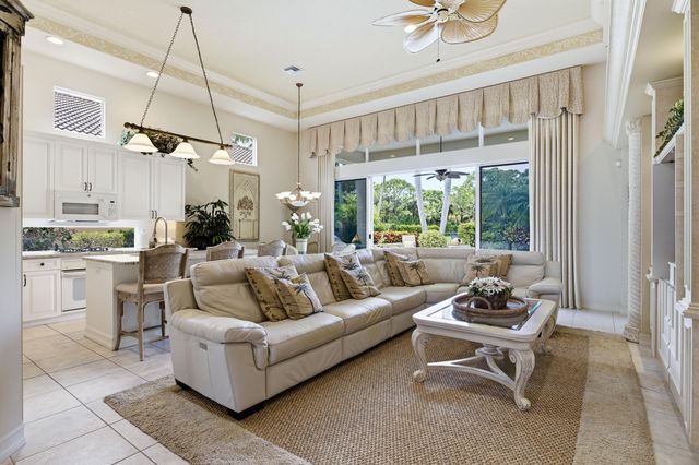 24 Laguna Terrace, Palm Beach Gardens, FL 33418