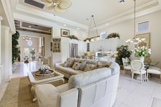 24 Laguna Terrace, Palm Beach Gardens, FL 33418