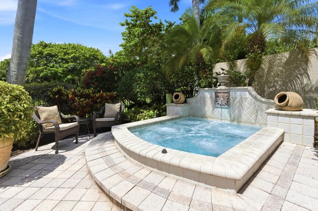 24 Laguna Terrace, Palm Beach Gardens, FL 33418