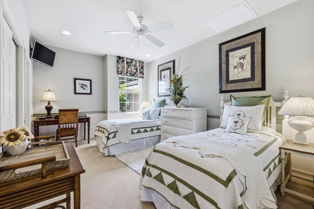 24 Laguna Terrace, Palm Beach Gardens, FL 33418