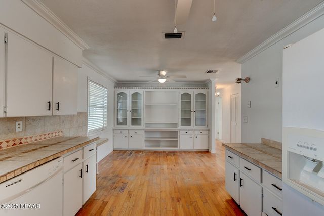 922 Locust Street, New Smyrna Beach, FL 32169