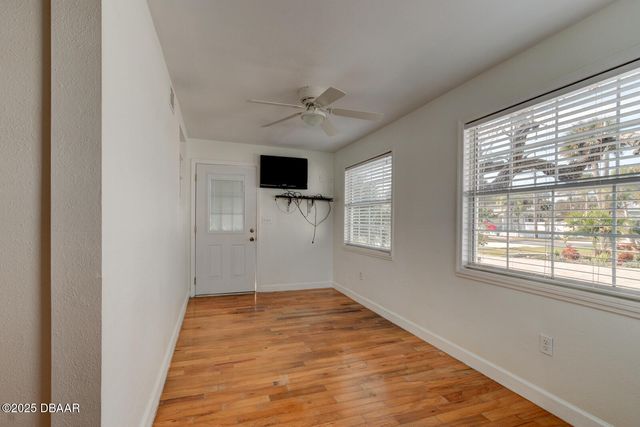 922 Locust Street, New Smyrna Beach, FL 32169