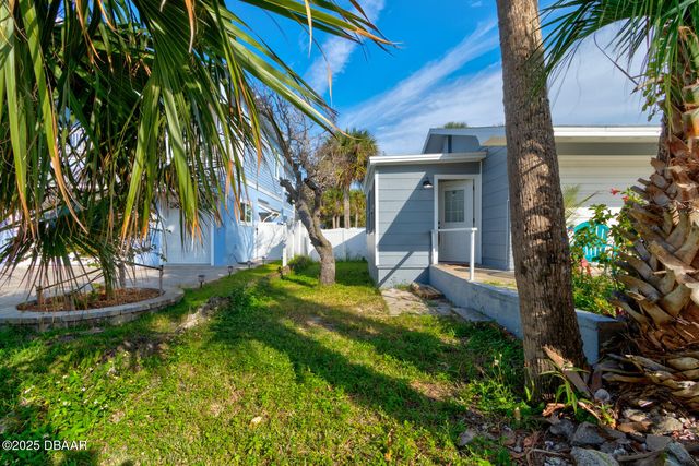 922 Locust Street, New Smyrna Beach, FL 32169