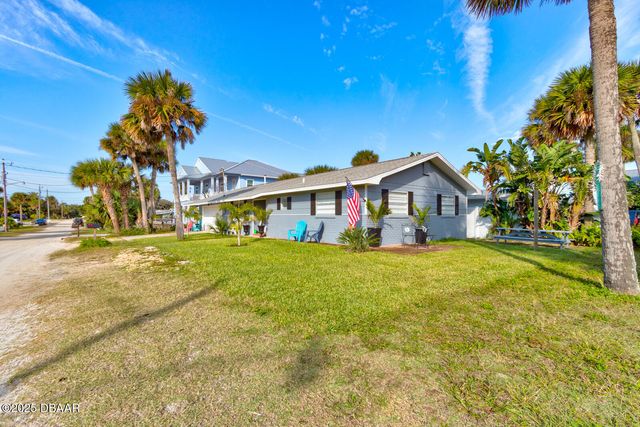 922 Locust Street, New Smyrna Beach, FL 32169