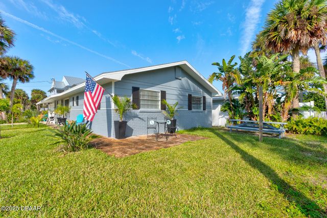 922 Locust Street, New Smyrna Beach, FL 32169