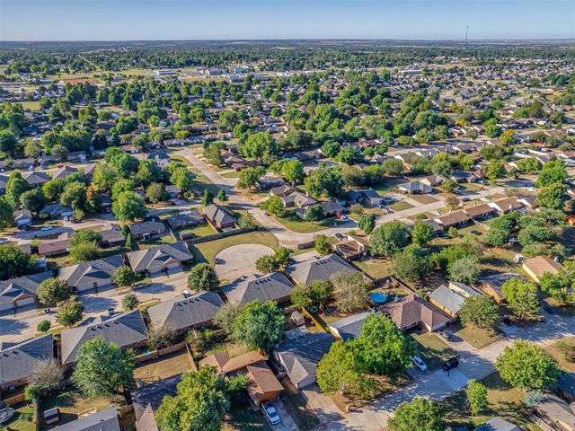 938 W Ridgecrest Way, Mustang, OK 73064