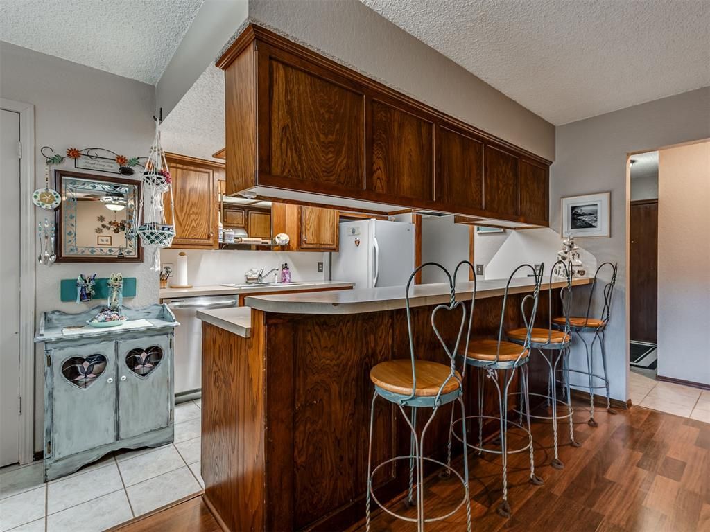 938 W Ridgecrest Way, Mustang, OK 73064