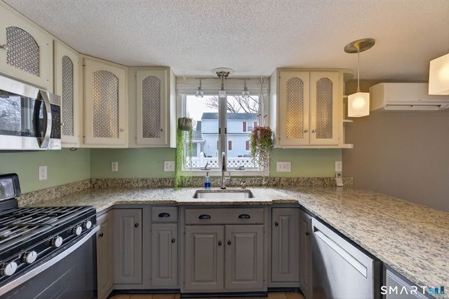 8 High Street, Wallingford, CT 06492