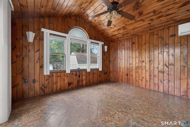 8 High Street, Wallingford, CT 06492