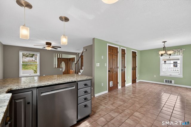 8 High Street, Wallingford, CT 06492