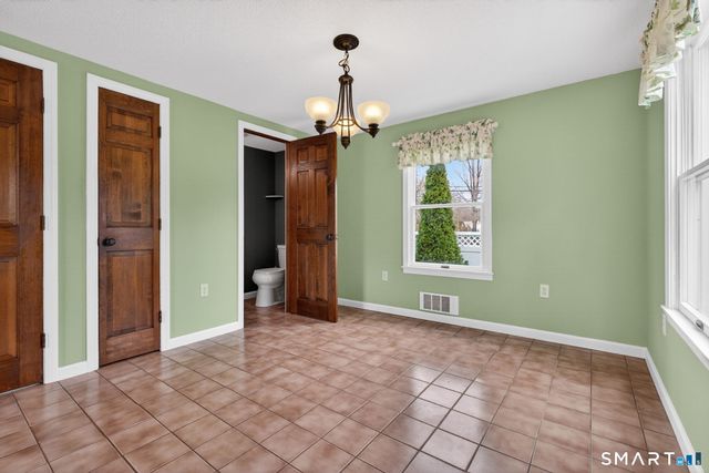 8 High Street, Wallingford, CT 06492