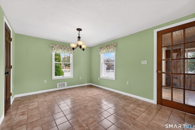 8 High Street, Wallingford, CT 06492