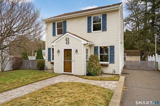 8 High Street, Wallingford, CT 06492