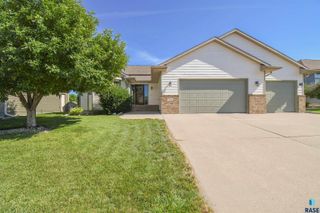 7616 W Loganberry St, Sioux Falls, SD 57106