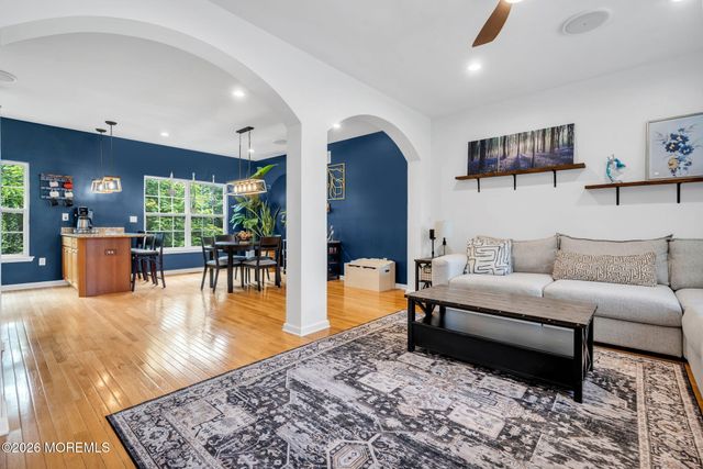20 Russell Court, Matawan, NJ 07747