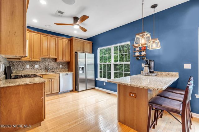 20 Russell Court, Matawan, NJ 07747