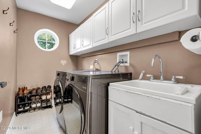 20 Russell Court, Matawan, NJ 07747