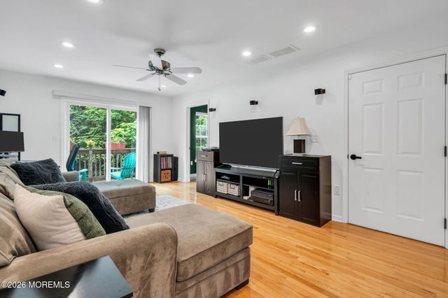 20 Russell Court, Matawan, NJ 07747