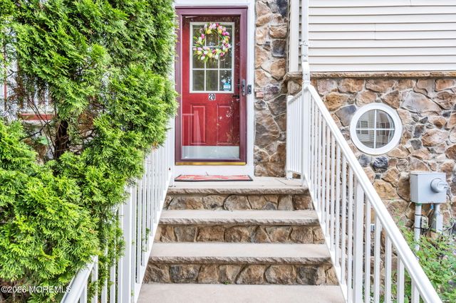 20 Russell Court, Matawan, NJ 07747