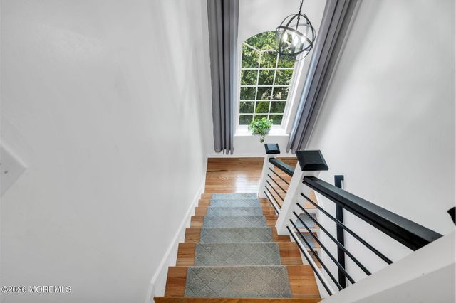 20 Russell Court, Matawan, NJ 07747