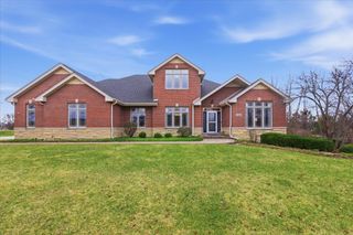 13106 Fox Hill Court, Lemont, IL 60439