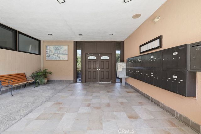 17000 Burbank Boulevard 108, Encino, CA 91316