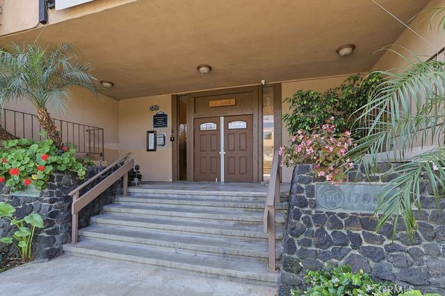 17000 Burbank Boulevard 108, Encino, CA 91316