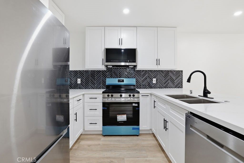 17000 Burbank Boulevard 108, Encino, CA 91316