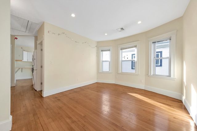 299-301 Alewife Brook Pkwy 2, Somerville, MA 02144