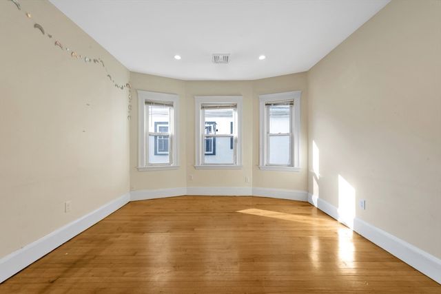 299-301 Alewife Brook Pkwy 2, Somerville, MA 02144