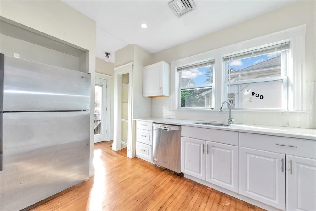 299-301 Alewife Brook Pkwy 2, Somerville, MA 02144