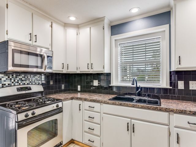 2748 Timberline Drive, Fort Worth, TX 76119