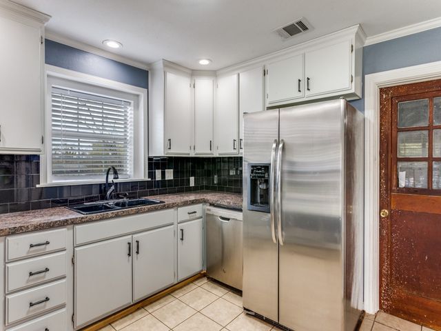 2748 Timberline Drive, Fort Worth, TX 76119