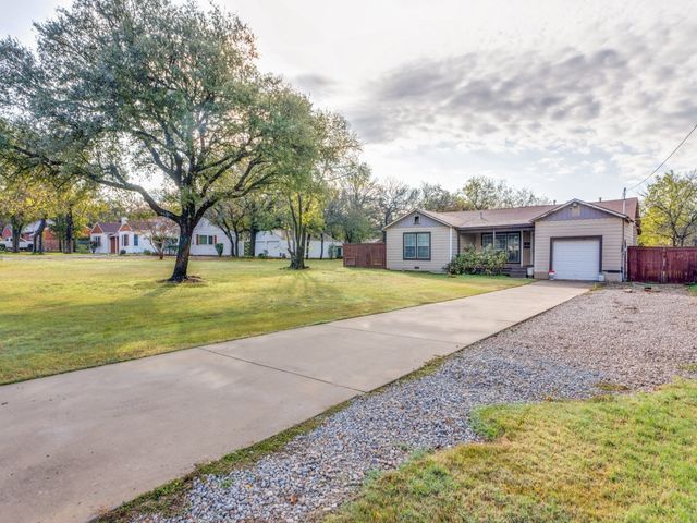 2748 Timberline Drive, Fort Worth, TX 76119