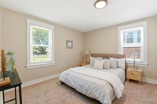 8221 Toddy Avenue, St John, MO 63114